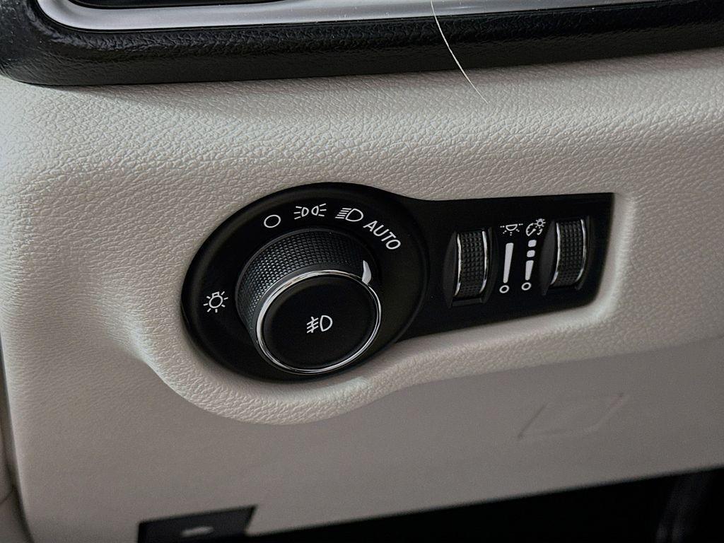 used 2019 Chrysler Pacifica car