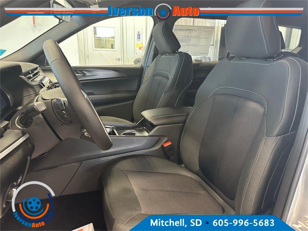 new 2025 Jeep Grand Cherokee L car, priced at $37,948