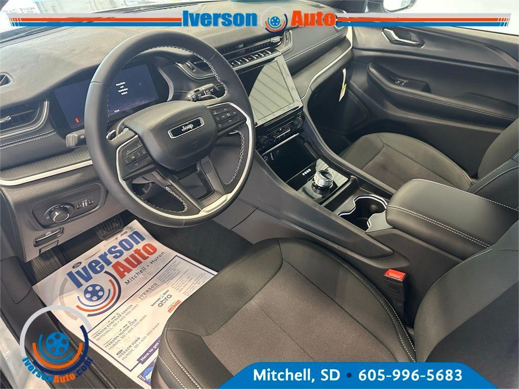 new 2025 Jeep Grand Cherokee L car, priced at $37,948