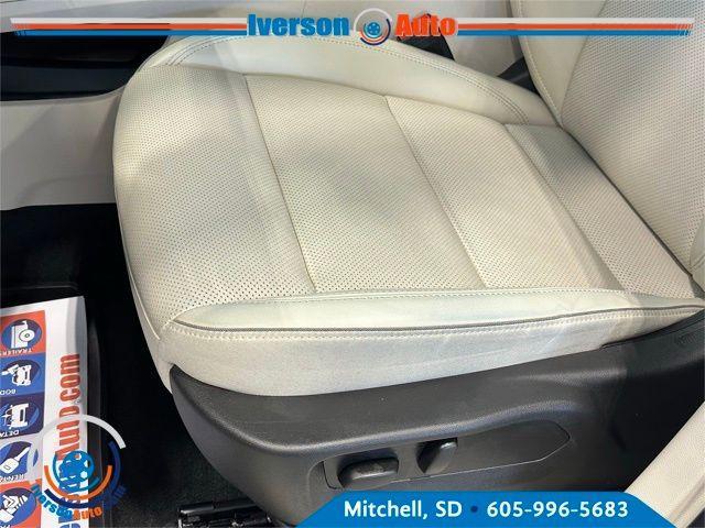 used 2023 Buick Envision car, priced at $30,695