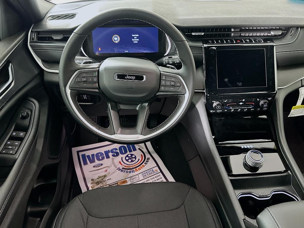 new 2025 Jeep Grand Cherokee L car, priced at $41,279