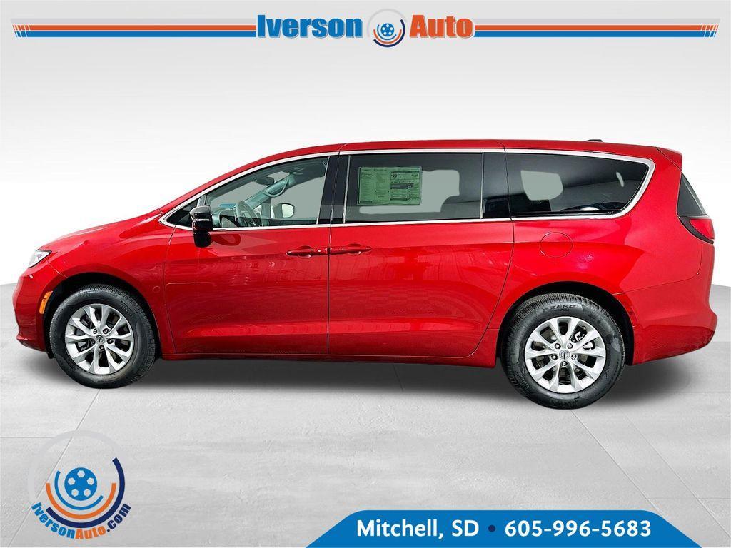 new 2025 Chrysler Pacifica car, priced at $44,604