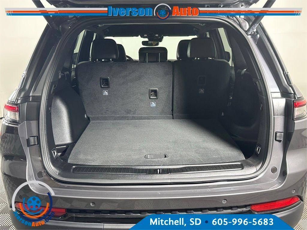 used 2023 Jeep Grand Cherokee car, priced at $32,995