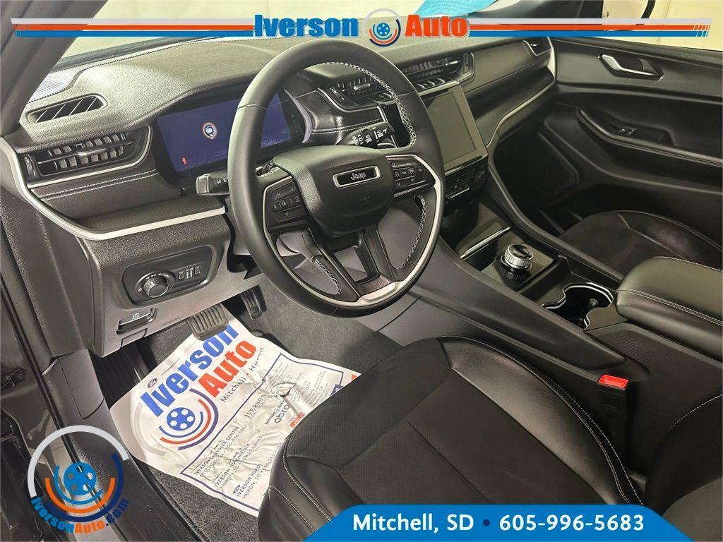 used 2023 Jeep Grand Cherokee car, priced at $32,995