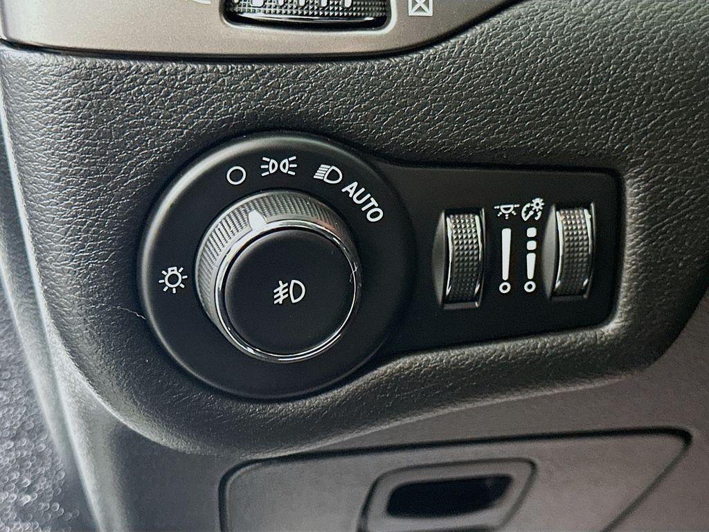 used 2019 Jeep Cherokee car, priced at $18,895