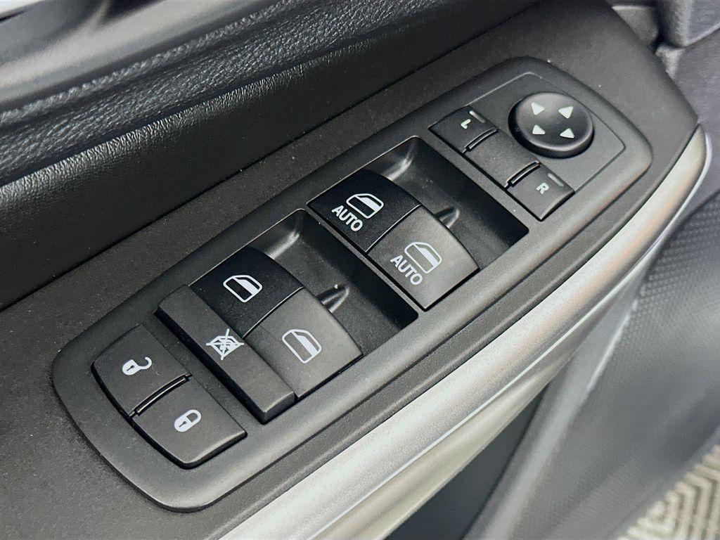 used 2019 Jeep Cherokee car, priced at $18,895