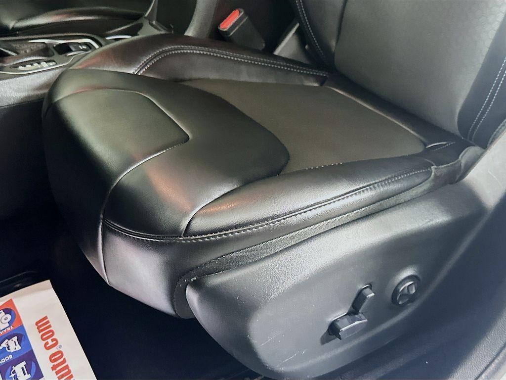 used 2019 Jeep Cherokee car, priced at $18,895