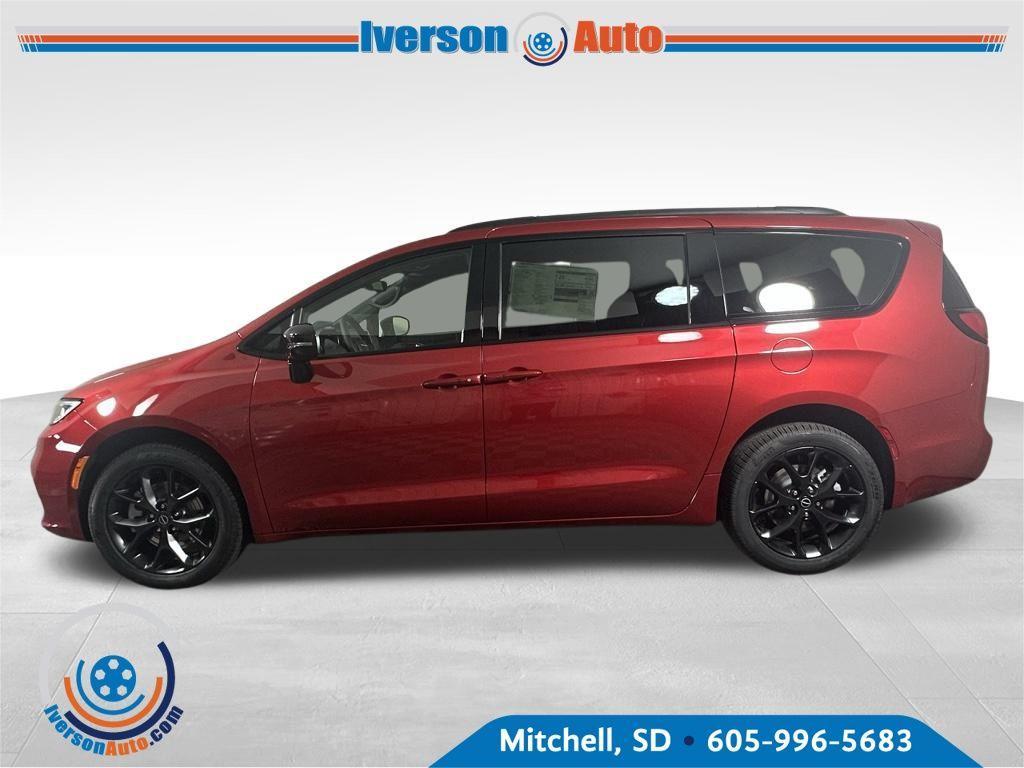 new 2026 Chrysler Pacifica car, priced at $53,941