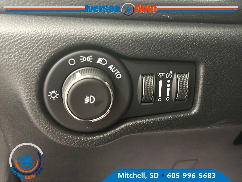 new 2026 Chrysler Pacifica car, priced at $53,941