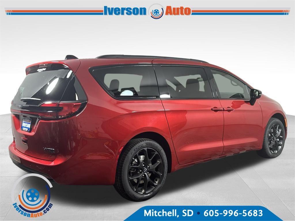 new 2026 Chrysler Pacifica car, priced at $53,941