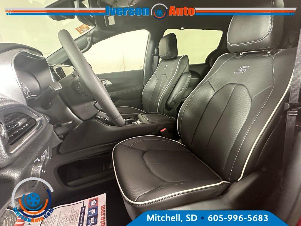 new 2026 Chrysler Pacifica car, priced at $53,941