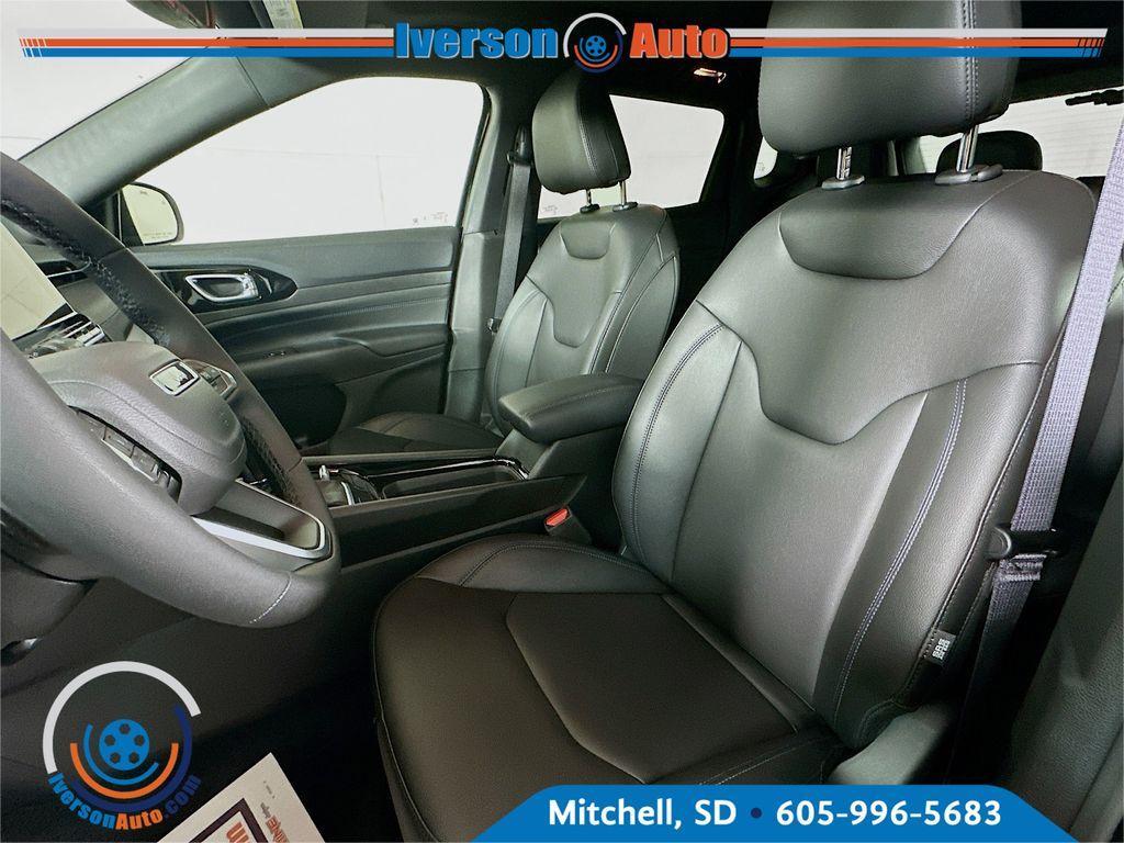 new 2025 Jeep Compass car, priced at $35,222