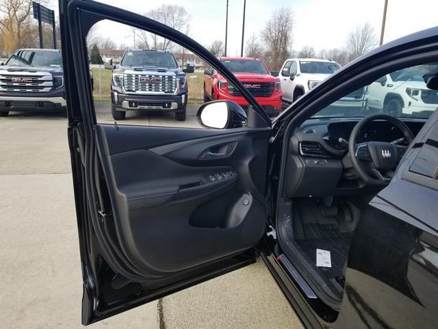 new 2025 Buick Envista car, priced at $31,038