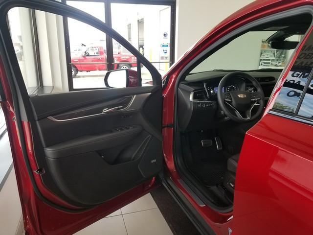 used 2024 Cadillac XT6 car, priced at $59,900