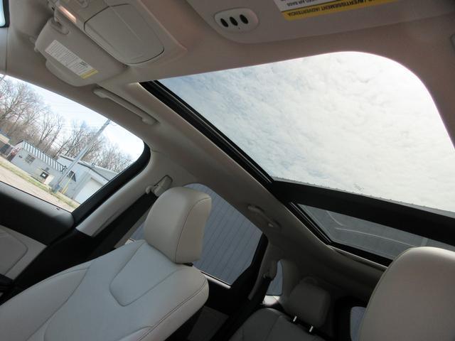 used 2022 Ford Edge car, priced at $32,936