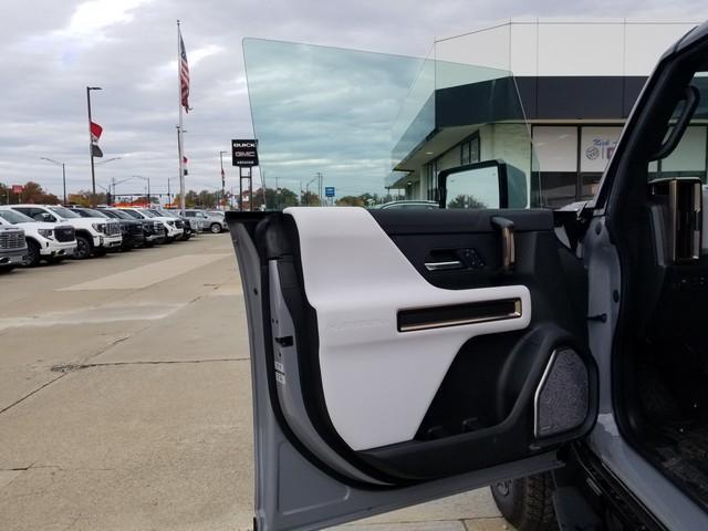 new 2025 GMC HUMMER EV car