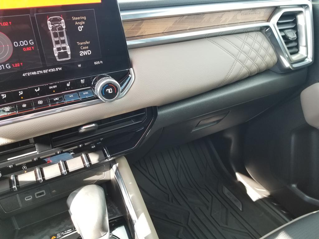 used 2024 GMC Canyon car, priced at $46,900