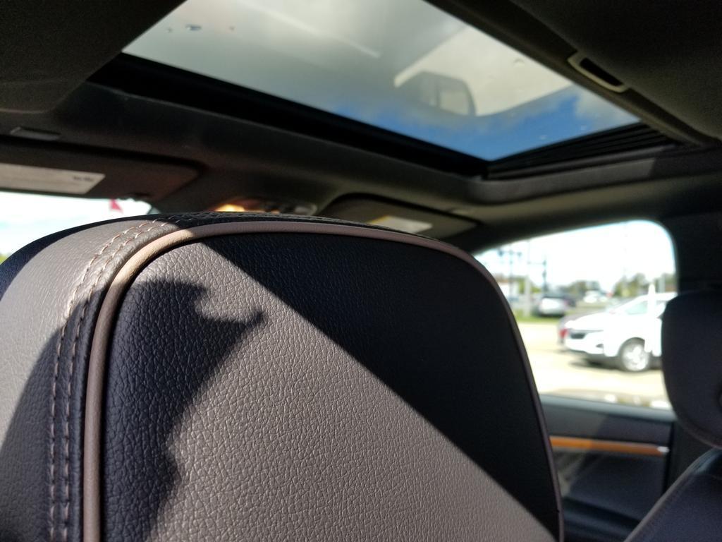 used 2024 GMC Canyon car, priced at $46,900