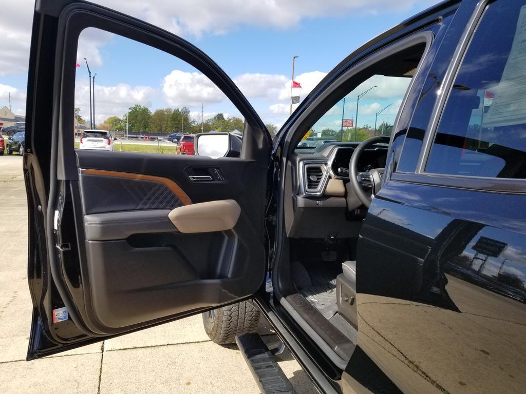 used 2024 GMC Canyon car, priced at $46,900