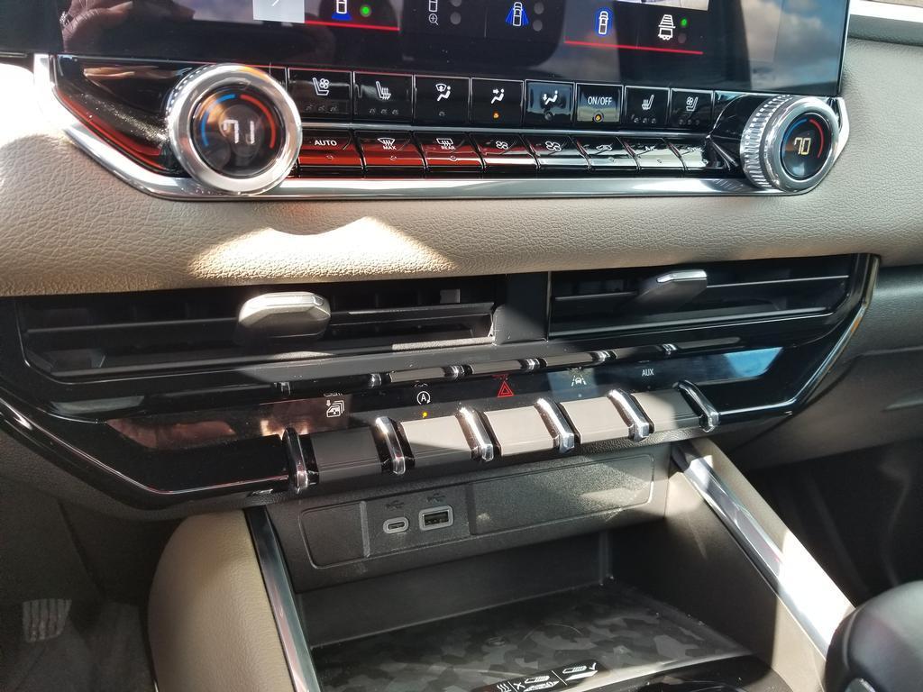 used 2024 GMC Canyon car, priced at $46,900