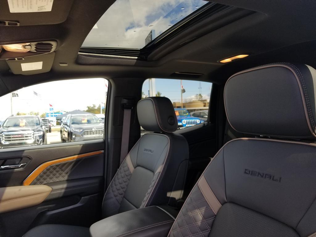 used 2024 GMC Canyon car, priced at $46,900