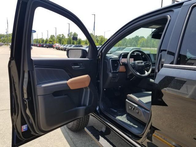 new 2025 GMC Canyon car