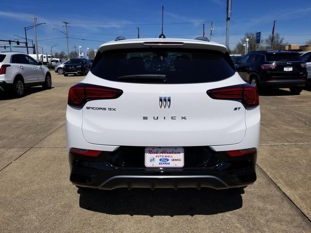 new 2024 Buick Encore GX car, priced at $30,578