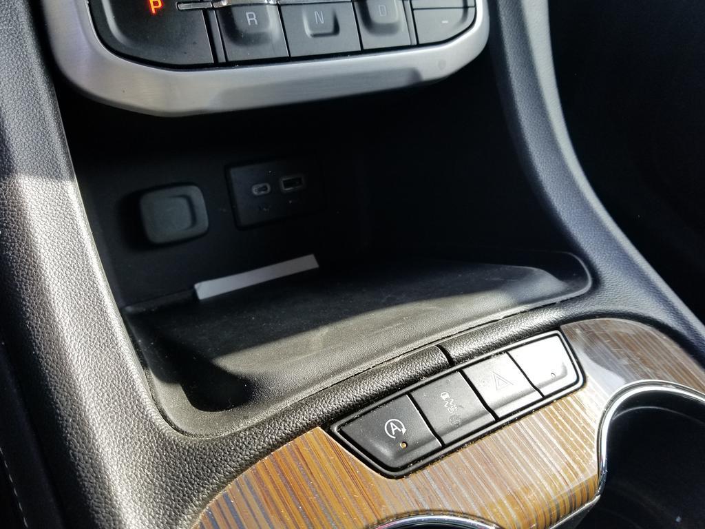 used 2022 GMC Acadia car, priced at $26,900