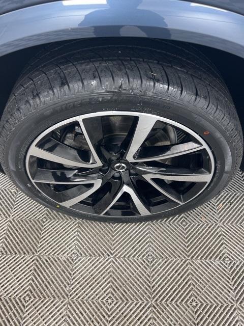 used 2021 Volvo XC90 car, priced at $31,500