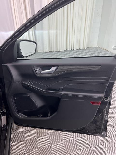 used 2023 Ford Escape car, priced at $26,900