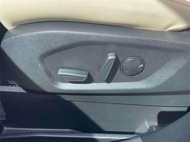 used 2022 Ford Edge car, priced at $26,900