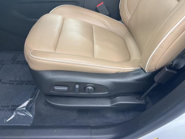 used 2023 Chevrolet Traverse car, priced at $37,500