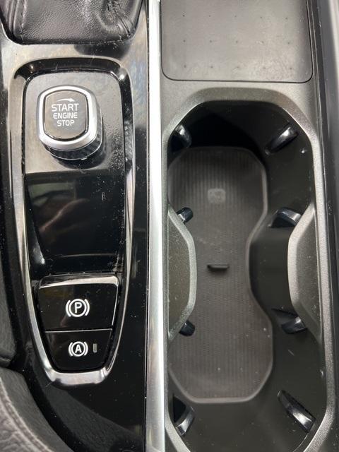 used 2022 Volvo XC90 car, priced at $34,500