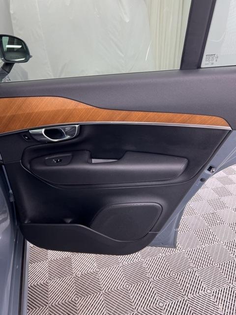 used 2022 Volvo XC90 car, priced at $34,500