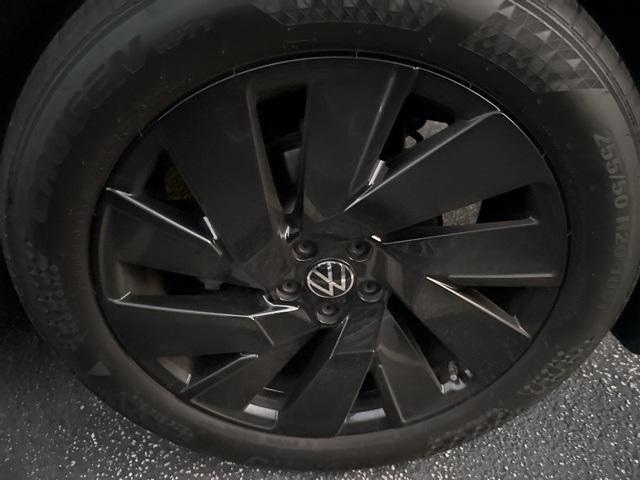 used 2024 Volkswagen Atlas Cross Sport car, priced at $32,900