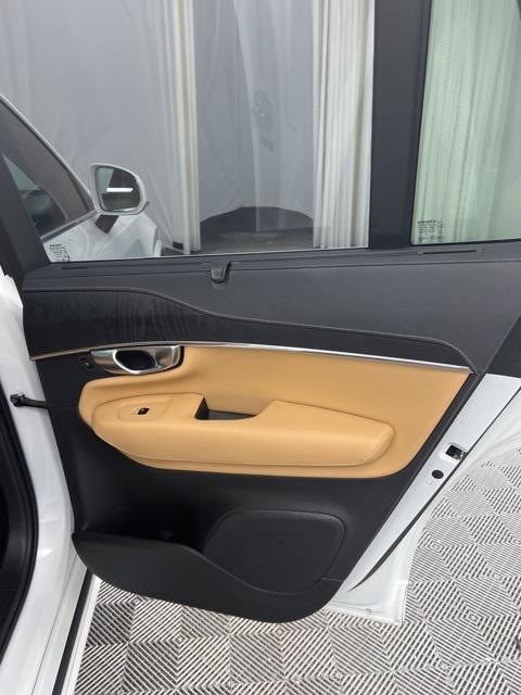 used 2023 Volvo XC90 Recharge Plug-In Hybrid car, priced at $55,000