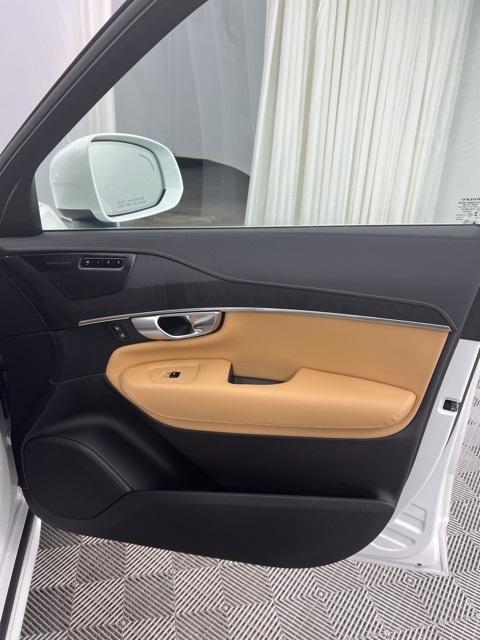 used 2023 Volvo XC90 Recharge Plug-In Hybrid car, priced at $55,000