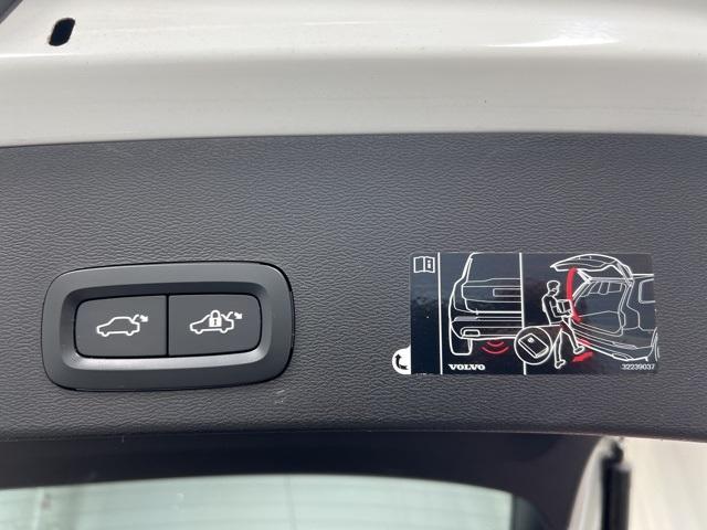 used 2020 Volvo XC40 car, priced at $22,900