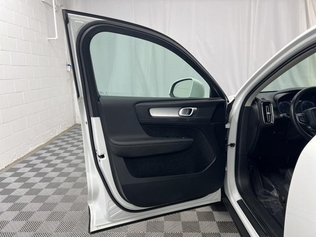 used 2020 Volvo XC40 car, priced at $22,900