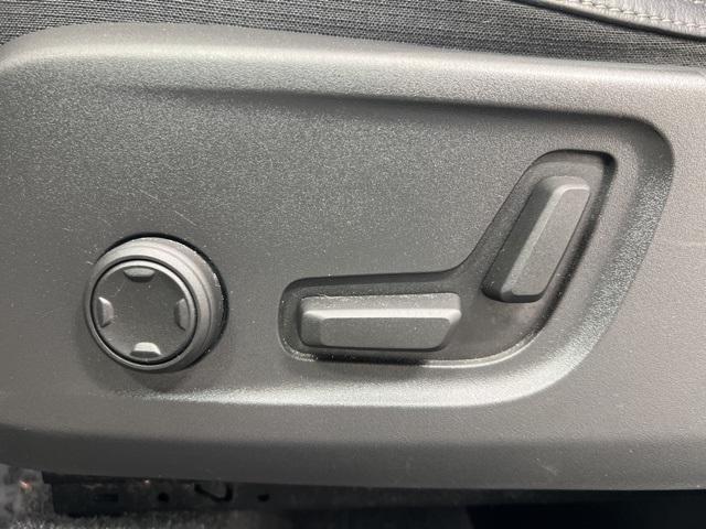 used 2020 Volvo XC40 car, priced at $22,900