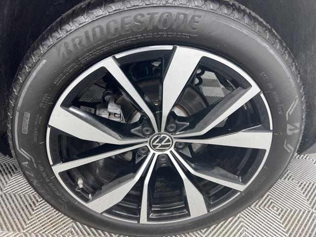 used 2025 Volkswagen Atlas car, priced at $45,900