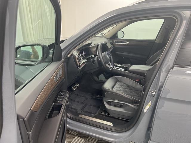 used 2025 Volkswagen Atlas car, priced at $45,900