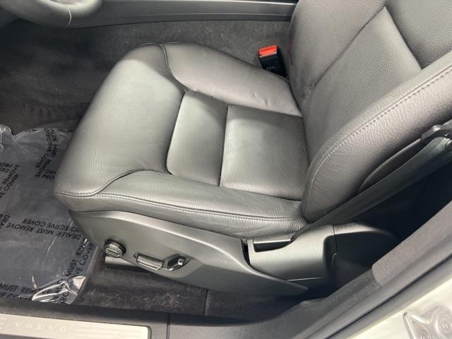 used 2022 Volvo XC60 car, priced at $32,000