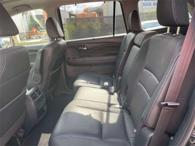 used 2022 Honda Pilot car, priced at $29,900