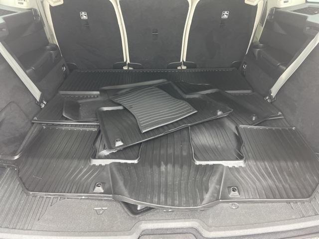 used 2022 Volvo XC90 Recharge Plug-In Hybrid car, priced at $36,000