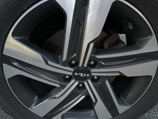 used 2023 Kia Sorento Hybrid car, priced at $26,900