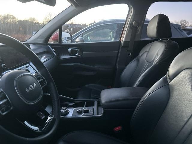 used 2023 Kia Sorento Hybrid car, priced at $26,900