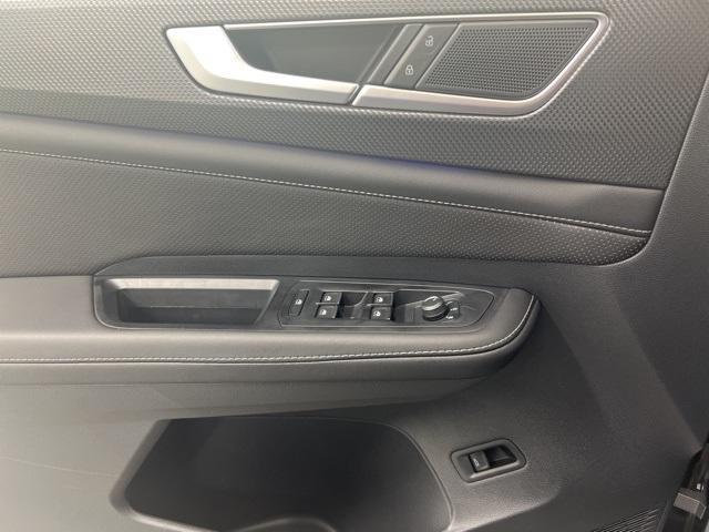 used 2025 Volkswagen Atlas Cross Sport car, priced at $43,600