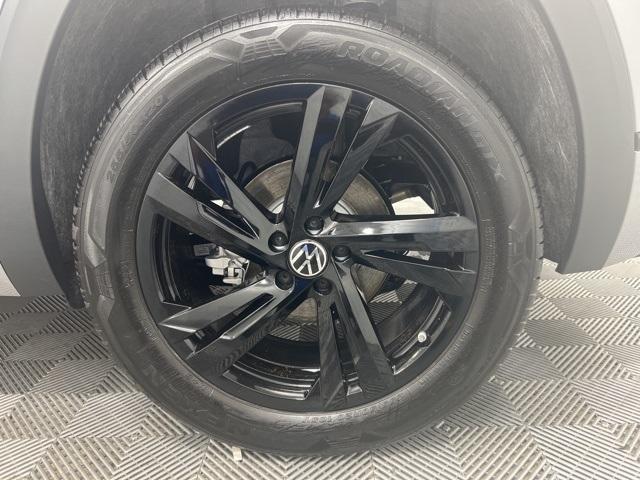 used 2025 Volkswagen Atlas Cross Sport car, priced at $43,600