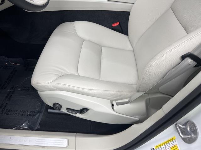 used 2025 Volvo XC60 car, priced at $41,900